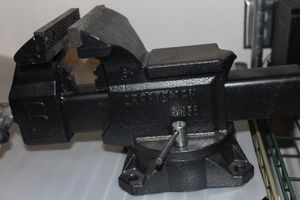 lot 115 image: Craftsman 6inch Vice