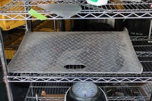 lot 259 image: Silver Diamond Plate Ramp 26.5x 18 with a 3 Riser