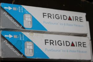 lot 18 image: Frigidaire Ice Water Filters