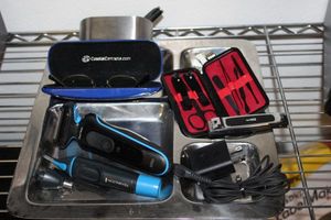 lot 72 image: Mens Grooming Items and Tray