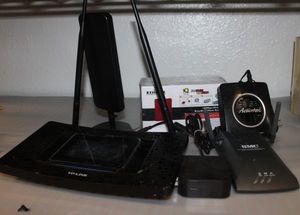 lot 141 image: TP Link wifi Range Exgtender Wireless ethernet adapter, B roadband Router Wireless HD Video Receiver