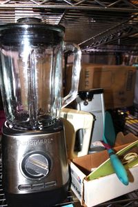 lot 224 image: Kitchen Items, Farberware Blender, Can Opener, Vintage Electric Knife. and Large Spatula