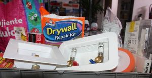 lot 311 image: Home Maintenance Items