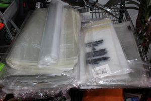 lot 336 image: Clear Poly Mailers 7x10, 9x13, 19x12