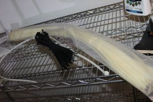 lot 514 image: Package of 36 Zipties and 12 Zipties