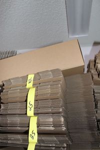 lot 321 image: Boxes 3 bundles 14.5x9.5x5