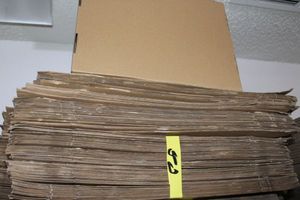 lot 323 image: Boxes approx. 88 10x10.5x2.5