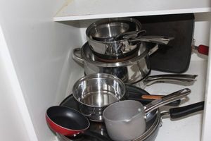 lot 409 image: Stainless Seele Cookware