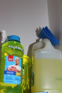 lot 477 image: Household Cleaners