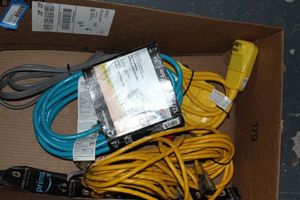 lot 566 image: Extension Cords