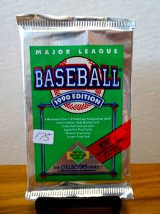 lot 175 image: 1990 Upper Deck Baseball Cards Wax Pack 15 CARDS - KEN GRIFFEY JR CHASE