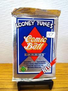 lot 157 image: Vintage 1990 Upper Deck Looney Tunes Comic Balls Cards Pack-Factory Sealed