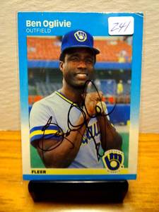 lot 241 image: SIGNED IN PERSON - 1987 Fleer Ben Oglivie Milwaukee Brewers #353