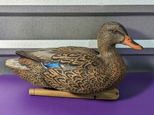 lot 44 image: Avian-X Plastic Decoy Duck