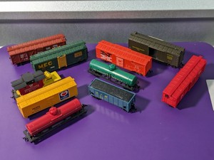 lot 45 image: HO Train Freight Car Bundle #45