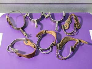 lot 49 image: Spurs Bundle