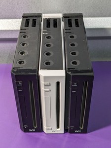 lot 52 image: Lot of 3 - Nintendo Wii Console System Only - GameCube Games Compatible