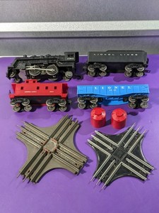 lot 71 image: Lionel Train Set Bundle