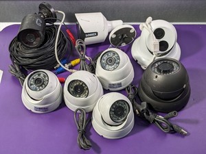 lot 82 image: Security Camera Bundle