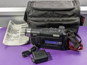 lot 96 image: JVC Compact VHS Camcorder GR-AX760U