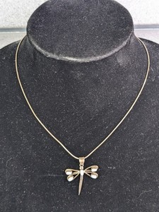 lot 114 image: 18 Sterling Silver Neckalce w Sterling Dragonfly Pendant - 7.2grams