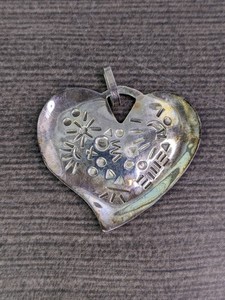 lot 118 image: Mexico 925 Sterling Silver Heart Necklace Pendant - 13grams