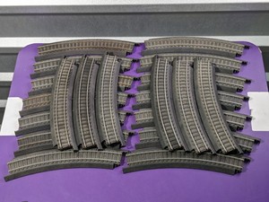 lot 131 image: Life Like Power Loc Tracks Bundle - 20pcs