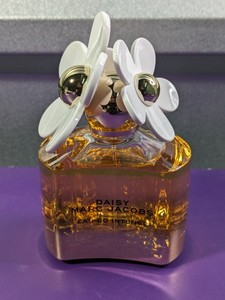 lot 141 image: Marc Jacobs Daisy Eau So Intense Eau de Parfum 100ml EDP