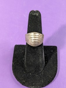 lot 151 image: Mens Sterling Silver Ring - 10grams
