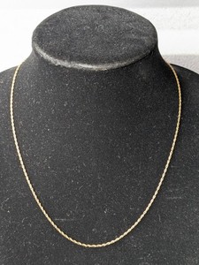 lot 207 image: 12K Gold 19 Necklace - 1.5grams