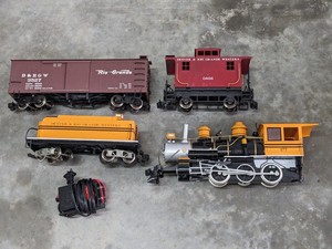 lot 237 image: BACHMANN G SCALE Train Set Bundle