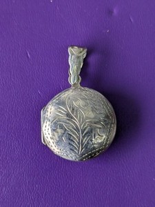 lot 266 image: Sterling Silver 925 Picture Holder Necklace Pendant - 5grams