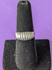 lot 272 image: Sterling Silver 925 Ring, Size 7 - 5.8grams