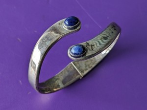 lot 273 image: 925 Mexico Sterling Silver w Blue Stone Cuff Clamp Bracelet - 49.8grams