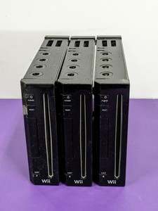 lot 302 image: Lot of 3 - Nintendo Wii Console Only System - GameCube Games Compatible Black
