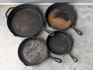 lot 298 image: Lot of 4 - Cast Iron Skillets