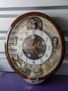 lot 217 image: Seiko Melodies in Motion Wall Clock - For Parts