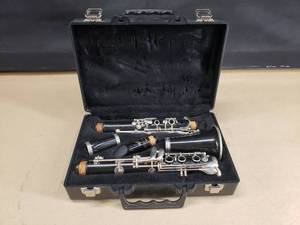 lot 69 image: Vintage 5 Piece Clarinet w Case.  Made in W. Germany