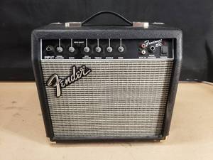 lot 93 image: Fender Frontman 15G Guitar Amp