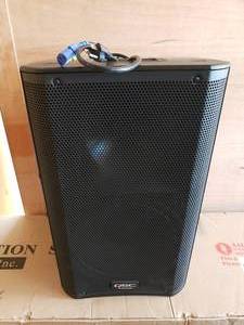 lot 23 image: WOW QSC K12 1000W 12 Powered Active Loudspeaker