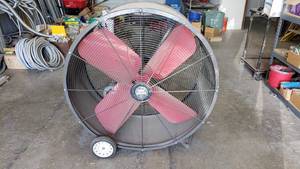 lot 3 image: Heat Buster 42 Rolling Shop Fan, Model TPC4213