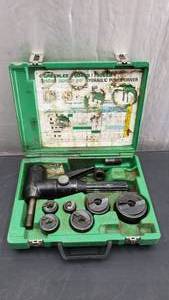 lot 26 image: Greenlee 7906SB Quick Draw 90 Hydraulic Punch Driver Kit