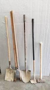 lot 43 image: Lot of 4 Digging Tools & Sledge Hammer
