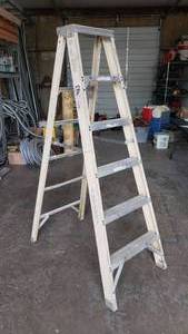 lot 57 image: Werner 6 Fiberglass Extra Heavy Duty Folding Ladder, Model 7206, 300lb Capacity