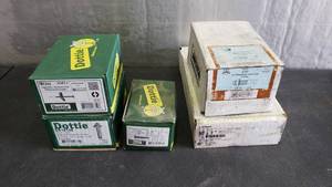 lot 91 image: Lot of Toggle Bolts & Anchors