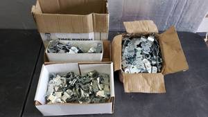 lot 98 image: Large Quantity of Universal Pipe Clamps