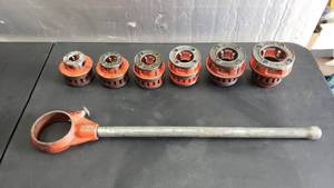lot 118 image: Ridgid 12R Ratchet Handle Pipe Threader w 6 Die Heads.  12, 34, 1, 1.25, 1.5, 2�.WOW