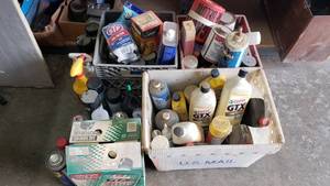 lot 149 image: Large Quantity of Motor Oil, Spray Paint & MUCH MORE