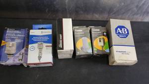 lot 171 image: Lot of Misc Photocontrols, Sensors & More