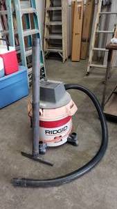 lot 186 image: Ridgid 12 Gallon 4.25HP WetDry Vac